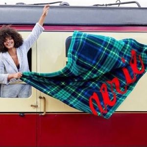 NWT aerie | Plaid Fleece Blanket